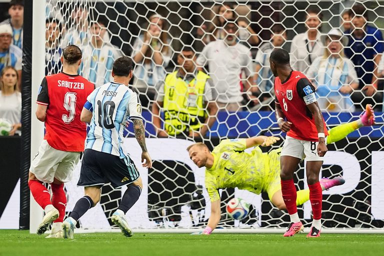 Lionel Messi Breaks World Cup Scoring Record