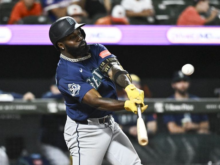 Mariners Reinstate Randy Arozarena