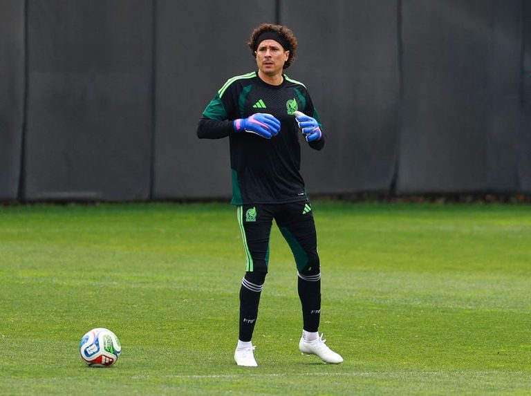 Mexico Coach Leaves Veteran Goalkeeper Out