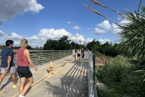Mkt Bridge Reopens In Heights