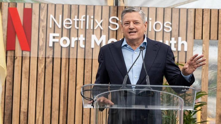 Netflix Won T Work With Directors Who Want Theatrical Releases