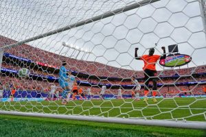 Netherlands Tops World Cup Group F