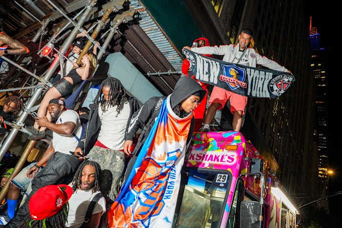 Nypd Limits Knicks Fan Gatherings