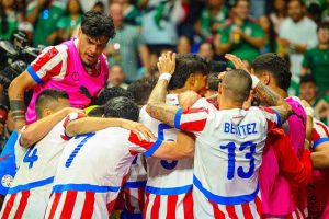 Paraguay Fans In Us Cheer Team S World Cup Return