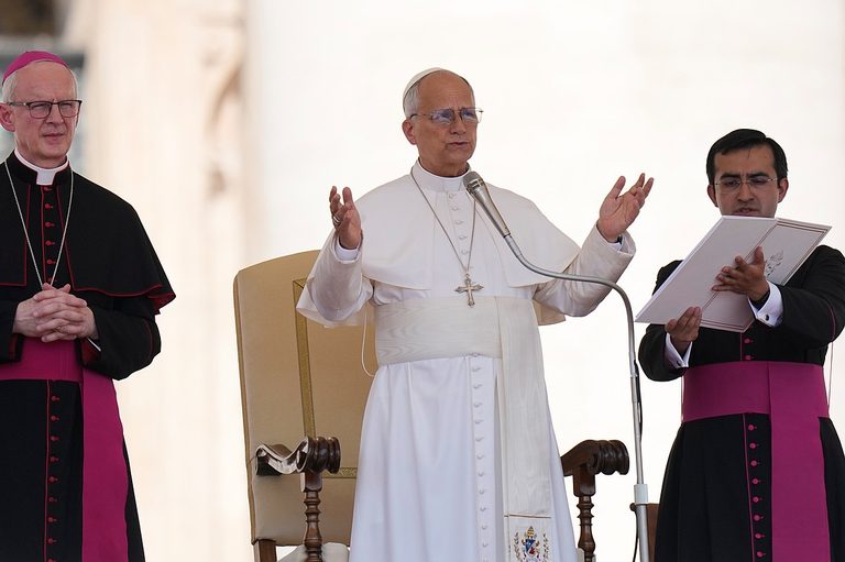Pope Pleas With Breakaway Catholics
