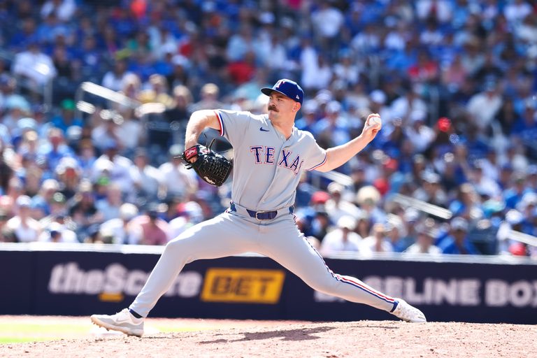 Rangers Sweep Blue Jays