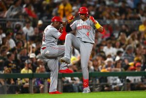 Reds Beat Pirates 6 4