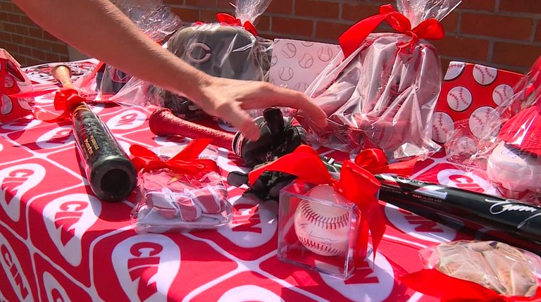 Reds Wives Host Fundraiser For Ohio Casa