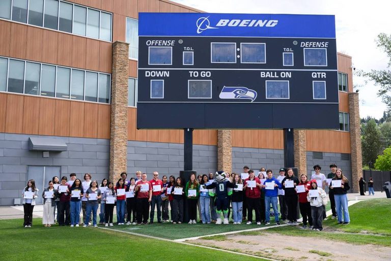 Renton Students Honored For Stem Commitment