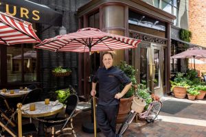 San Antonio S Mon Chou Chou Wins Burger Showdown