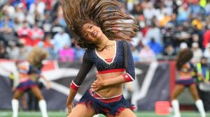 Scottish Fan Reacts To Patriots Cheerleaders