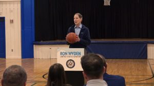 Sen Wyden To Hold Town Halls In Eastern Oregon