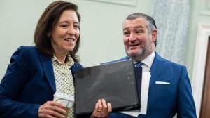 Senators Push College Sports Bill