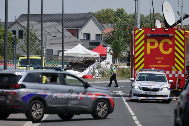 Skydiving Plane Crashes In France