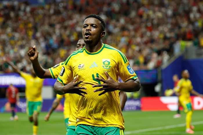 South Africa Keeps World Cup Hopes Alive