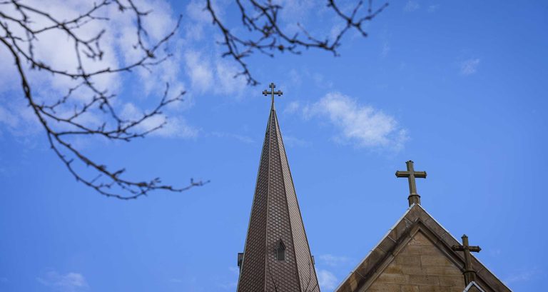 Southern Baptists Vote To Advance Ban On Women Pastors