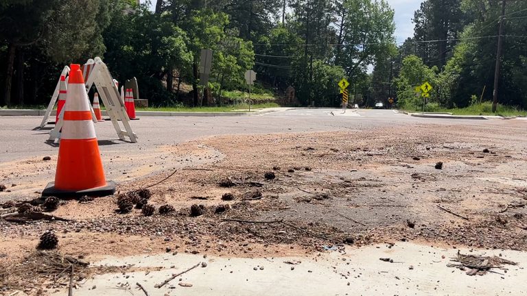 Storm Closes Roads In North Cheyenne Ca On Park Crews Responding