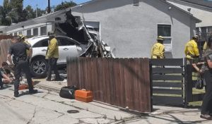 Suv Crashes Into Long Beach House