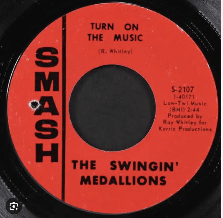 Swingin Medallions Perform At Horseshoe