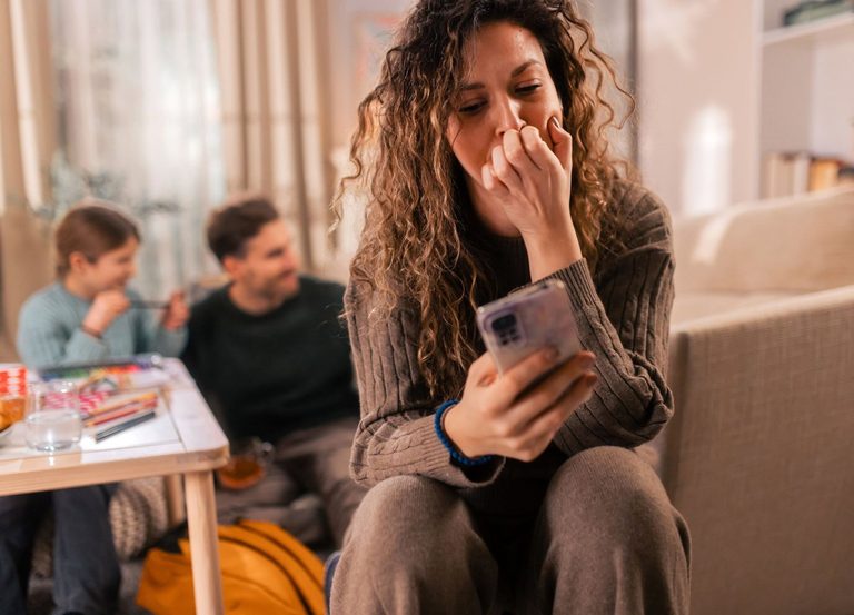 Teens Feel Less Secure When Parents Distracted By Phones