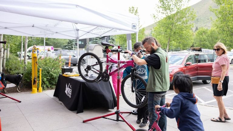 Teton Repair Caf Helps Community