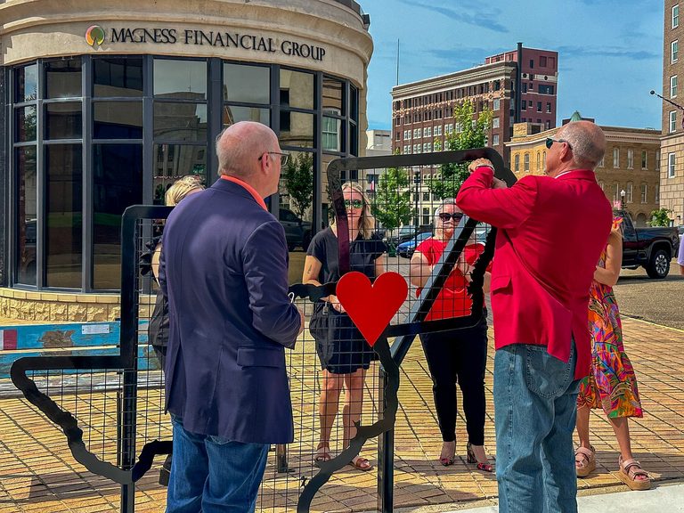 Texarkana Unveils Love Locks
