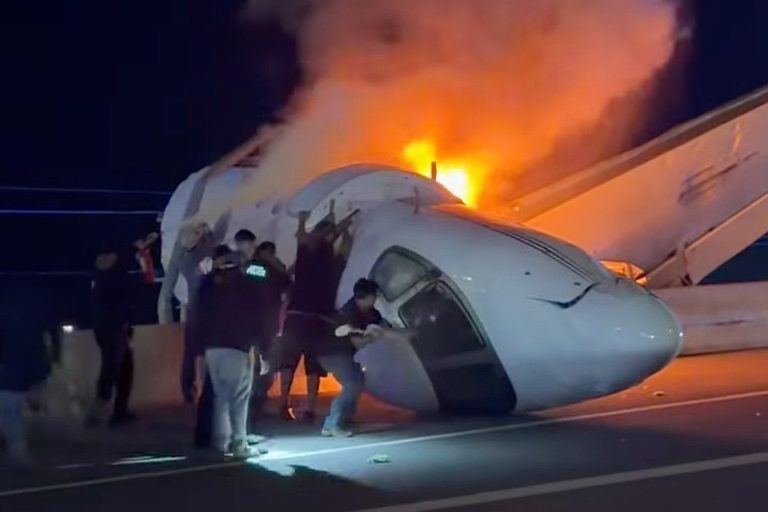 Texas Plane Crash Volunteers Rush To Save Passengers