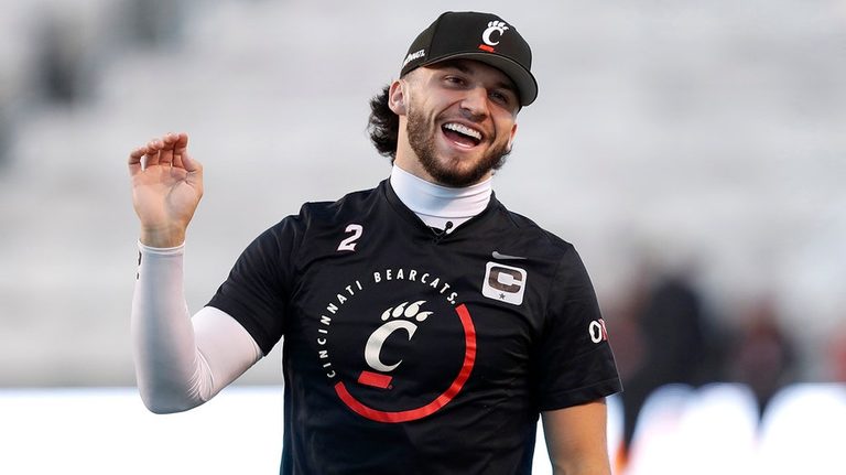 Texas Tech Stands By Quarterback Amid Ncaa Gambling Allegations
