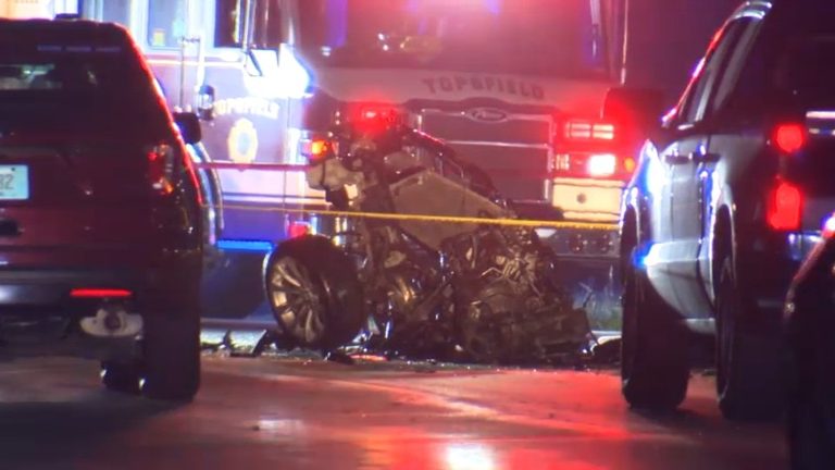 Topsfield Crash Kills 19 Year Old