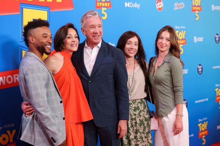 Toy Story 5 Tackles Tech Tensions