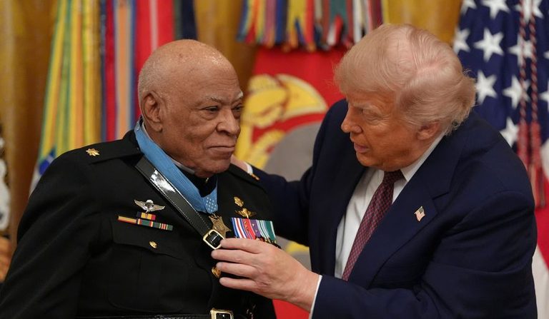 Trump Awards Medals Of Honor