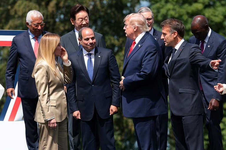 Trump Claims Italian Premier Begged For Photo