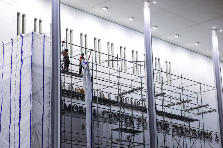 Trump S Name Removed From Kennedy Center