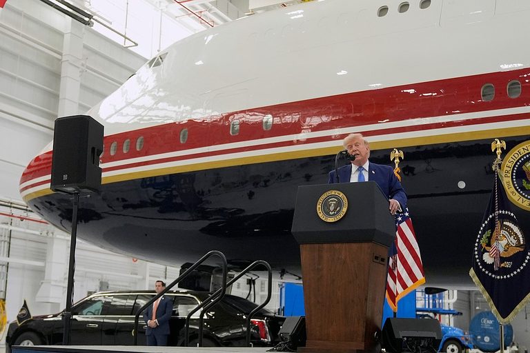 Trump Unveils New Air Force One