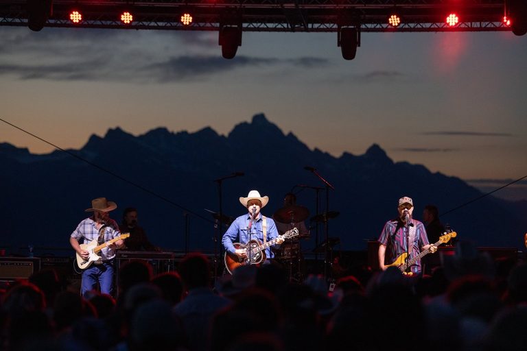 Turnpike Troubadours Play Sold Out Show