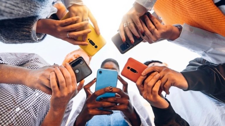 Uk Bans Social Media For Under 16S