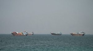 Un Agency Pauses Hormuz Evacuation After Vessel Attack