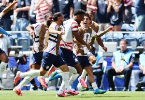 Us Advances To World Cup Round Of 32