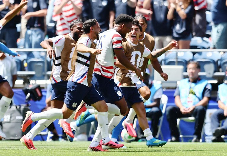 Us Advances To World Cup Round Of 32