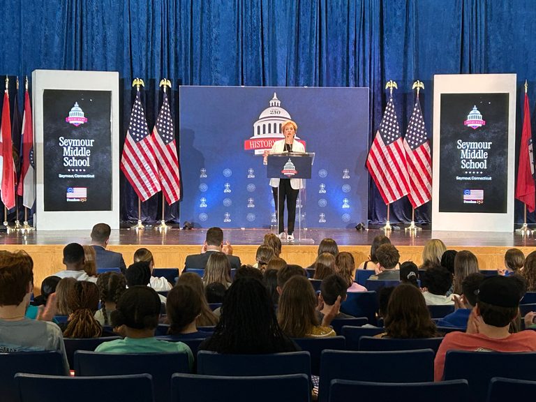 Us Education Secretary Visits Connecticut