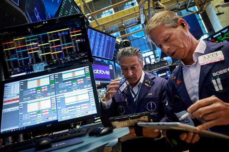 Us Stocks Fall 1 On Tech Worries And Middle East Tensions