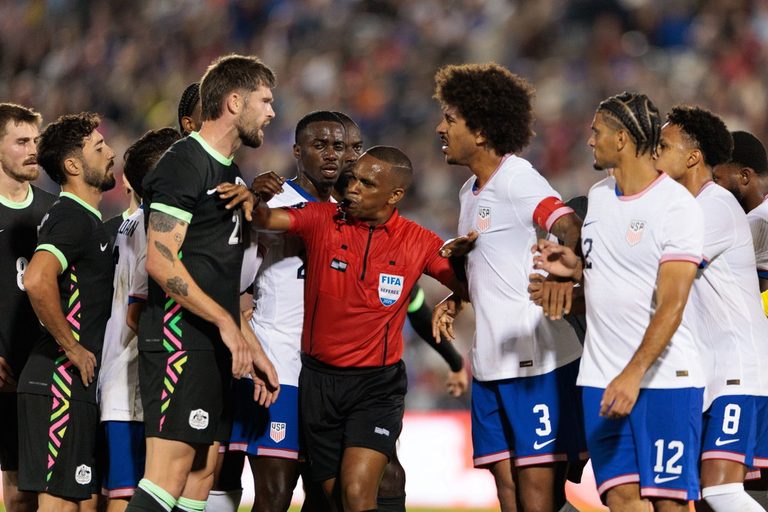 Usa Faces Australia In World Cup