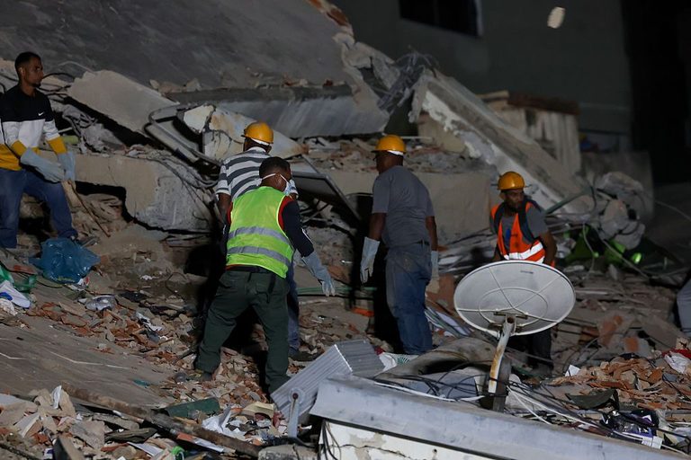 Venezuela Earthquakes Kill Over 30