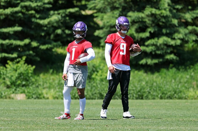 Vikings Qb Battle Heats Up