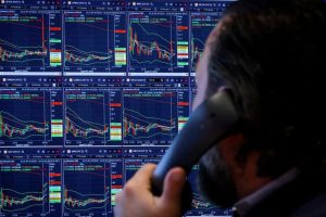 Wall Street Ends Quarter With Mixed Results