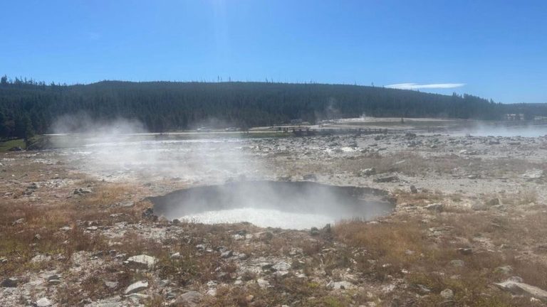 Yellowstone S Biscuit Basin Sees New Hydrothermal Activity