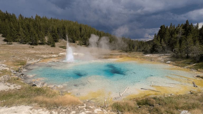 Yellowstone S Imperial Geyser