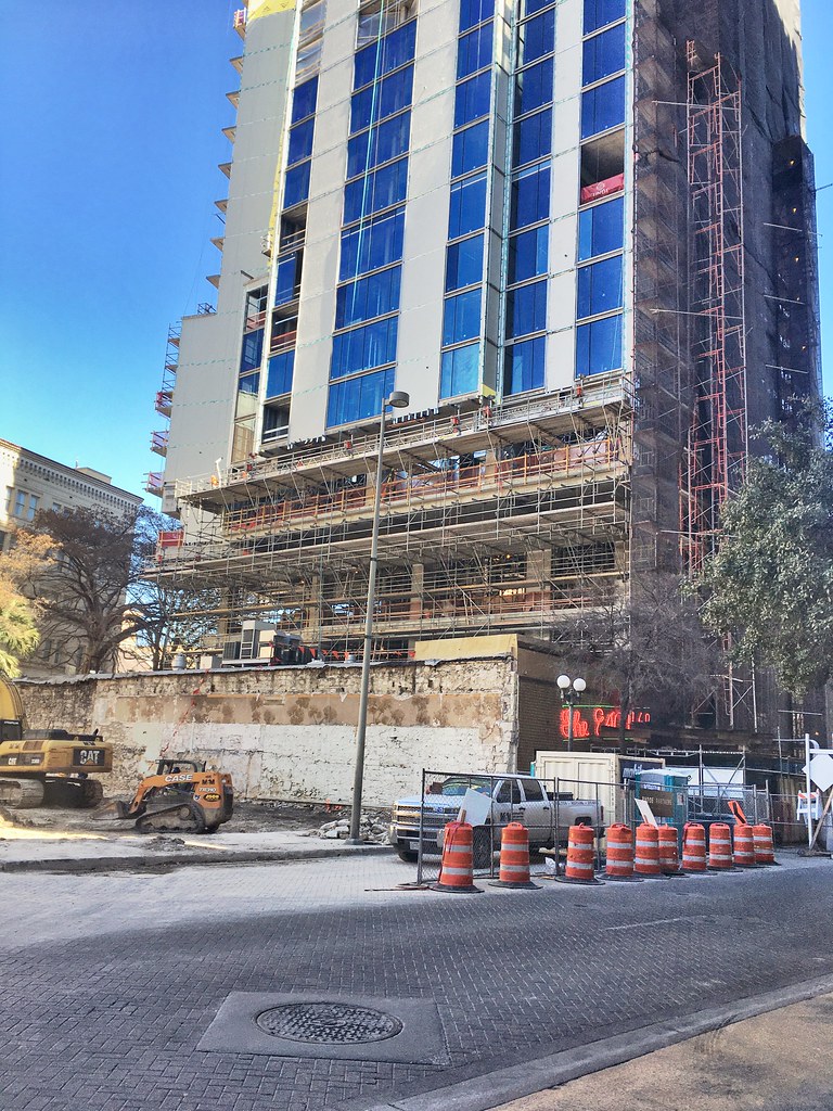 The Esquire Tavern — San Antonio