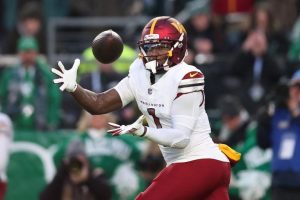 49Ers Re Sign Wr Deebo Samuel