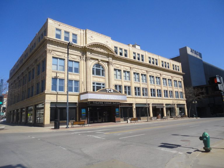 Theatre Cedar Rapids — Cedar Rapids